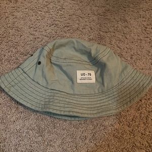 urban outfitters bucket hat